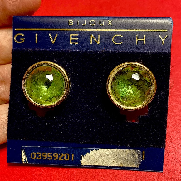🖤Vtg💕GIVENCHY green stone clip earrings - Picture 1 of 17